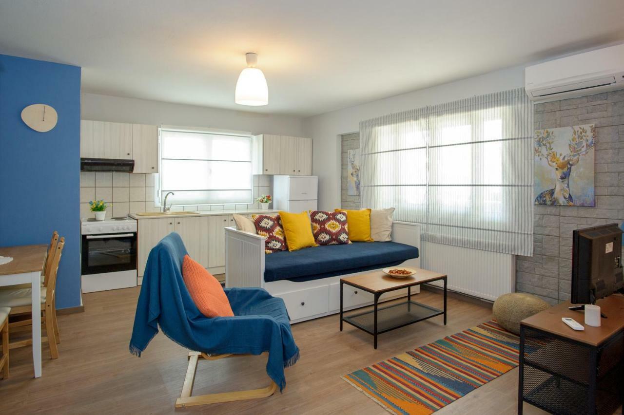 La Casa - Traditionally Elegant Apt 38M2 W Prk Grd Яніна Екстер'єр фото